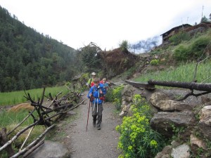 Hiking in on an overcast day, between upper and lower valley