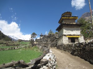 Rolling into the village of Lho