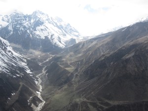 A first look at the pass, from above Samdo