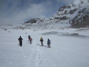 Getting closer, below Larke La