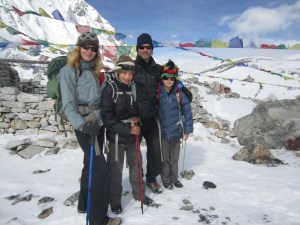 Not another family shot?!?! Yes, the obligatory group photo atop Larke La